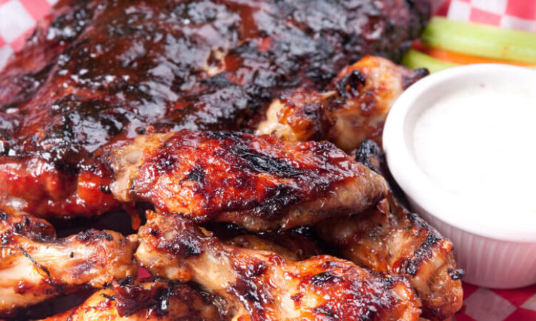 BBQ and Football: The Perfect Pair for Tailgating